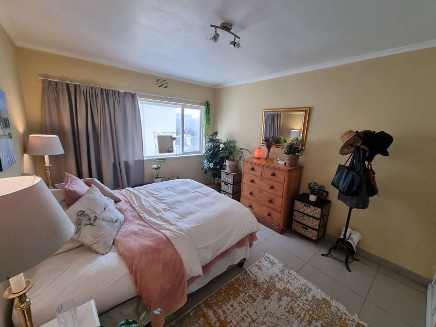 To Let 1 Bedroom Property for Rent in Sea Point Western Cape